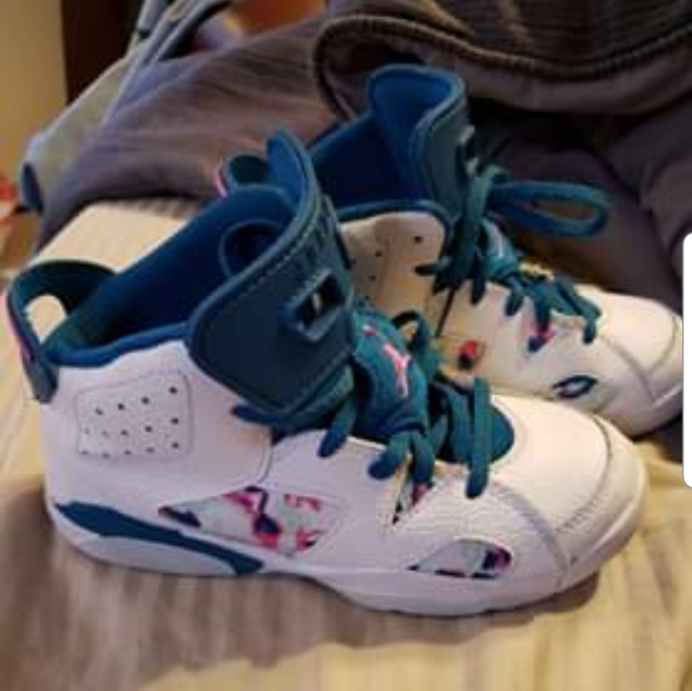 Jordan - Picture 3 of 3